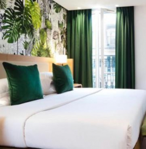 Seven Square Luxury Suites
